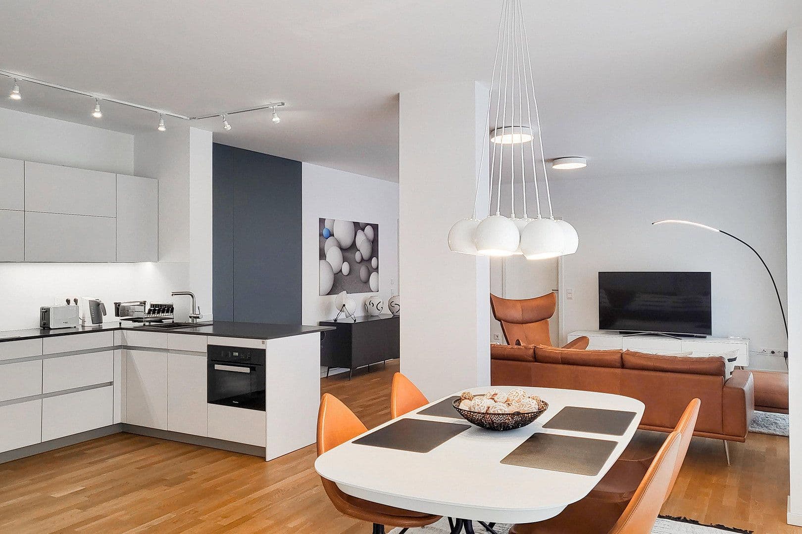 Prodej bytu 3+1 112 m², Chausseestraße 37, Top-Lage im Herzen von Berlin-Mitte, Berlín Prodej bytu 3+1 112 m², Chausseestraße 37, Top-Lage im Herzen von Berlin-Mitte, Berlín