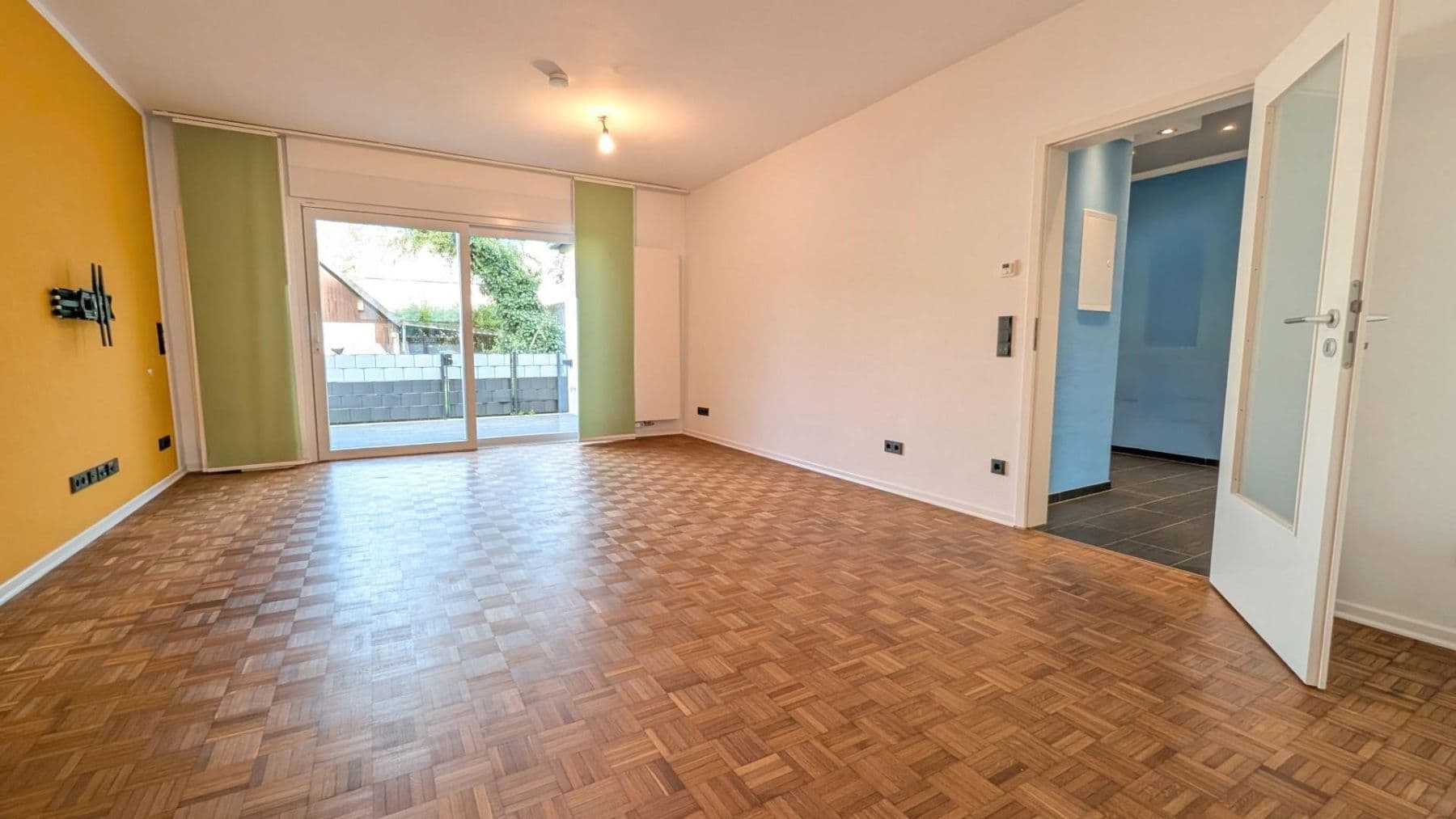 Prodej bytu 3+1 94 m², Oberhausen, Severní Porýní-Vestfálsko Prodej bytu 3+1 94 m², Oberhausen, Severní Porýní-Vestfálsko