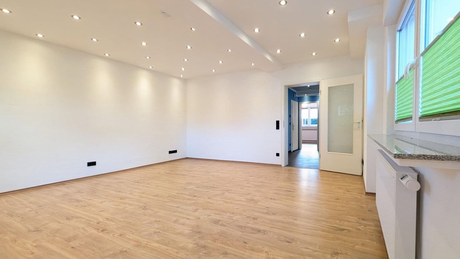 Prodej bytu 3+1 94 m², Oberhausen, Severní Porýní-Vestfálsko Prodej bytu 3+1 94 m², Oberhausen, Severní Porýní-Vestfálsko