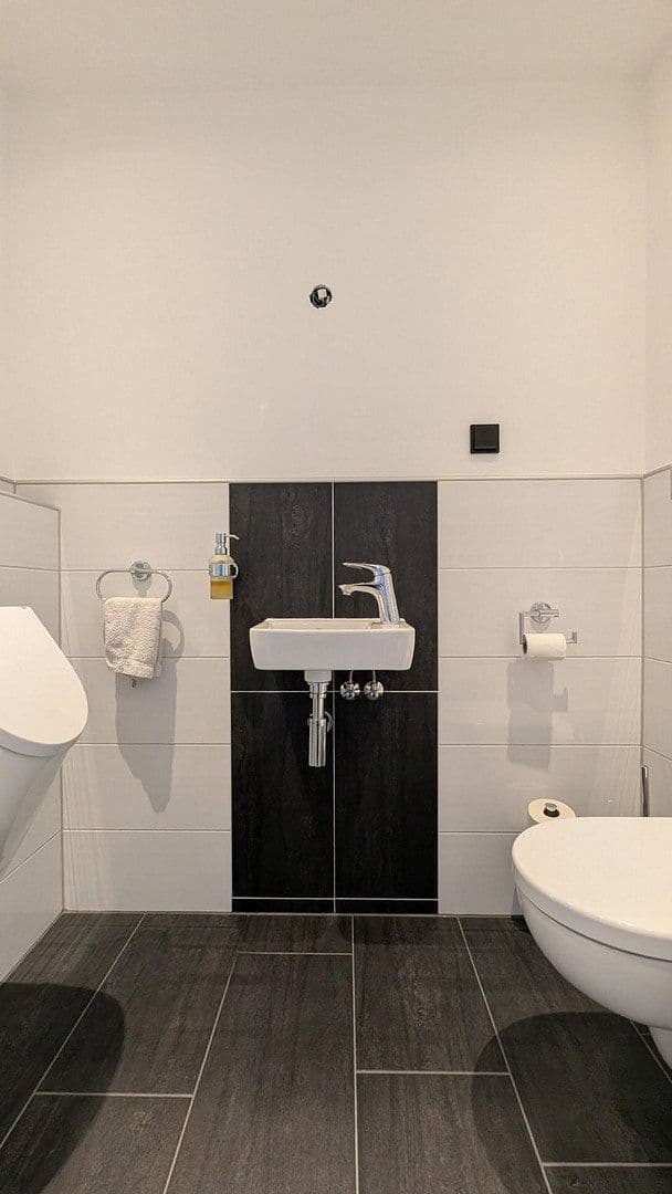 Prodej bytu 3+1 94 m², Oberhausen, Severní Porýní-Vestfálsko Prodej bytu 3+1 94 m², Oberhausen, Severní Porýní-Vestfálsko