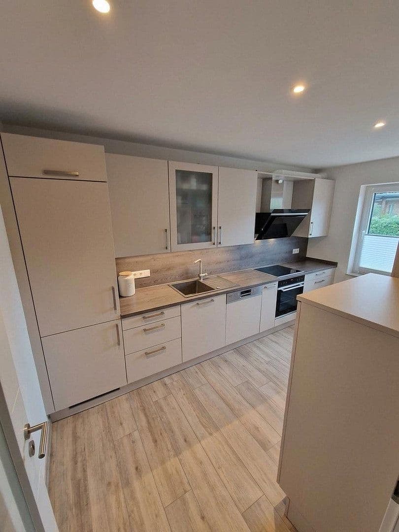 Pronájem domu 126 m², pozemek 350 m², Schmalfeld, Šlesvicko-Holštýnsko Pronájem domu 126 m², pozemek 350 m², Schmalfeld, Šlesvicko-Holštýnsko