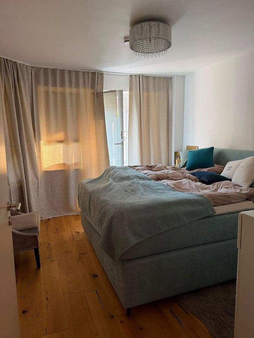 Pronájem bytu 3+1 73 m², Rathelbeckstr, Düsseldorf, Severní Porýní-Vestfálsko Pronájem bytu 3+1 73 m², Rathelbeckstr, Düsseldorf, Severní Porýní-Vestfálsko