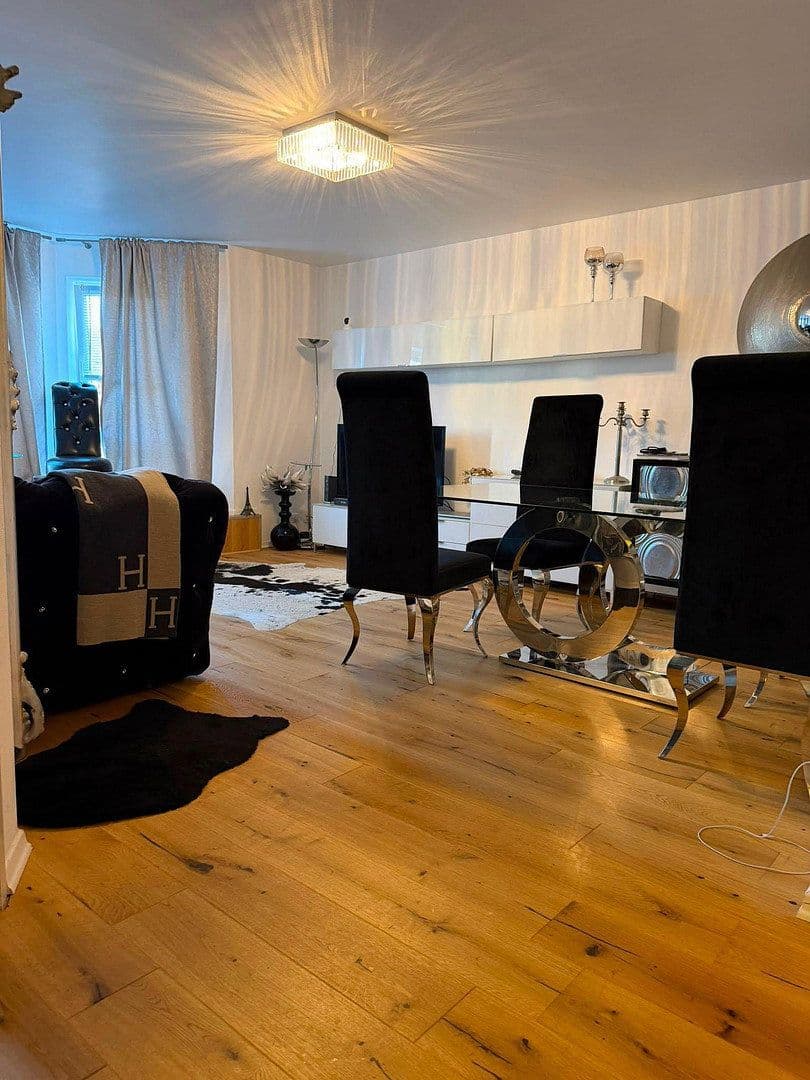 Pronájem bytu 3+1 73 m², Rathelbeckstr, Düsseldorf, Severní Porýní-Vestfálsko Pronájem bytu 3+1 73 m², Rathelbeckstr, Düsseldorf, Severní Porýní-Vestfálsko