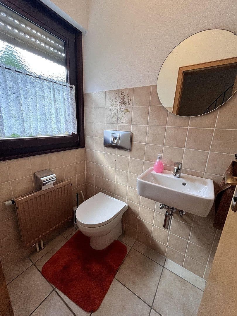Pronájem bytu 4+1 104 m², Weinheim, Bádensko-Württembersko Pronájem bytu 4+1 104 m², Weinheim, Bádensko-Württembersko
