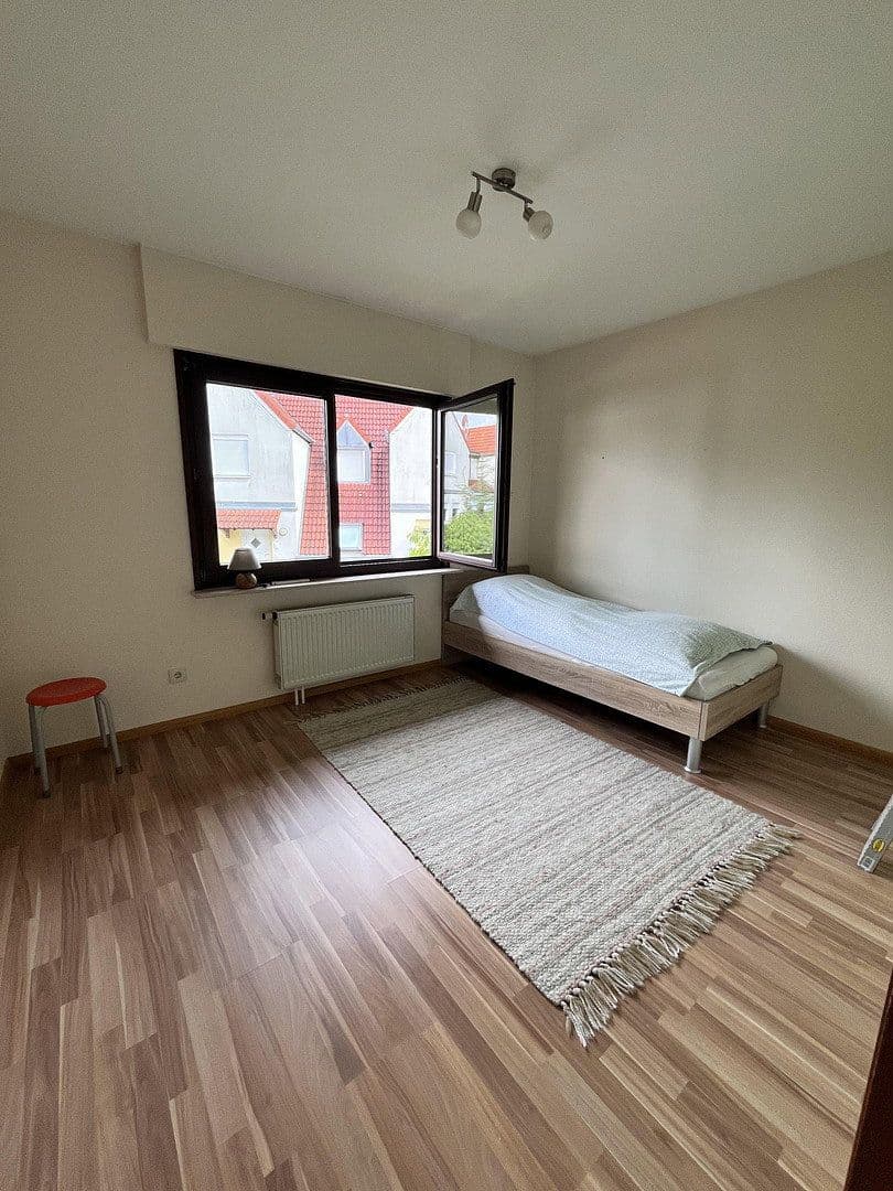 Pronájem bytu 4+1 104 m², Weinheim, Bádensko-Württembersko Pronájem bytu 4+1 104 m², Weinheim, Bádensko-Württembersko