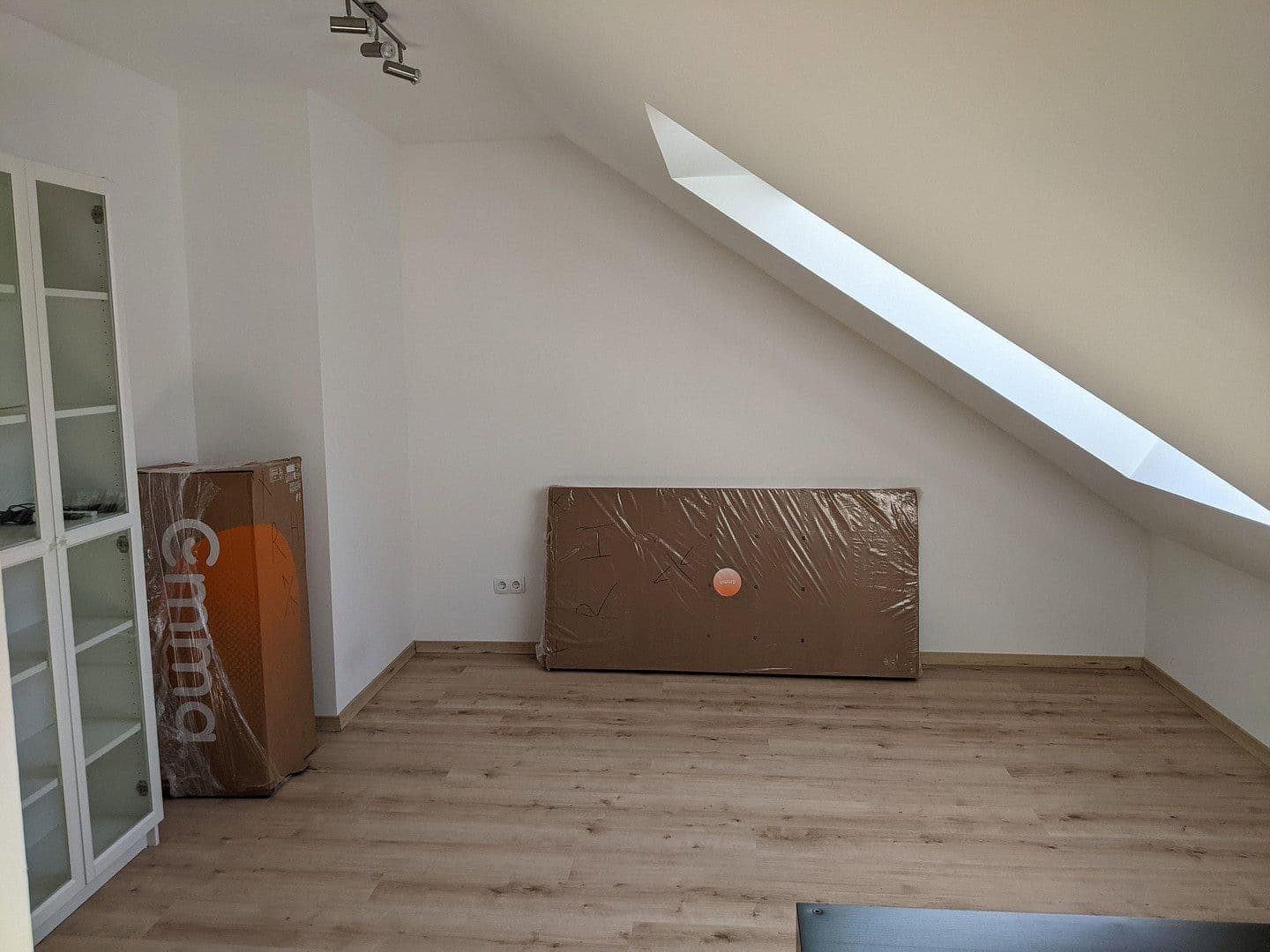 Prodej domu 224 m², pozemek 410 m², Flörsheim, Hessen Prodej domu 224 m², pozemek 410 m², Flörsheim, Hessen