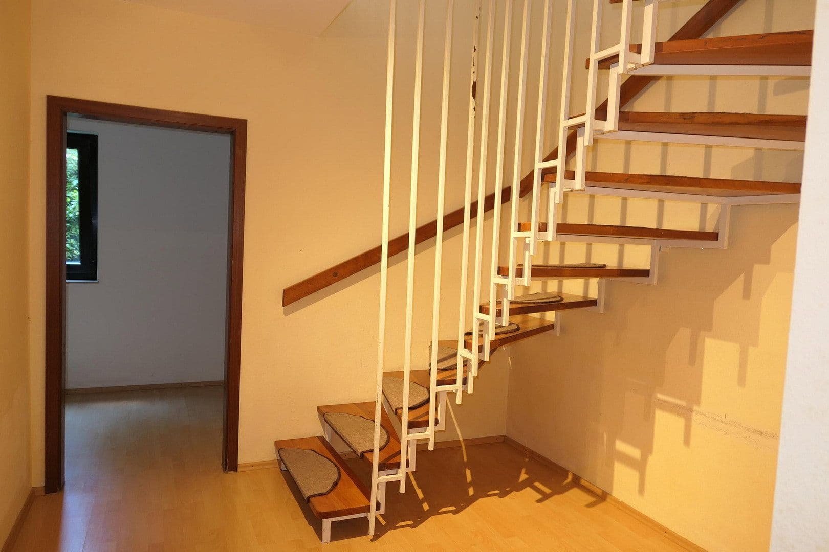 Prodej domu 224 m², pozemek 410 m², Flörsheim, Hessen Prodej domu 224 m², pozemek 410 m², Flörsheim, Hessen