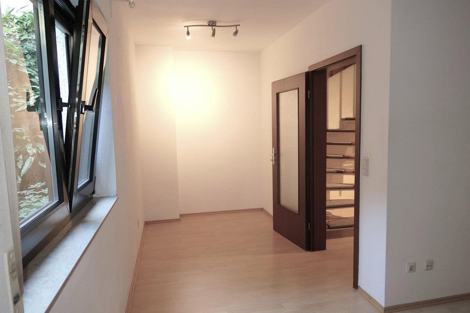 Prodej domu 224 m², pozemek 410 m², Flörsheim, Hessen Prodej domu 224 m², pozemek 410 m², Flörsheim, Hessen