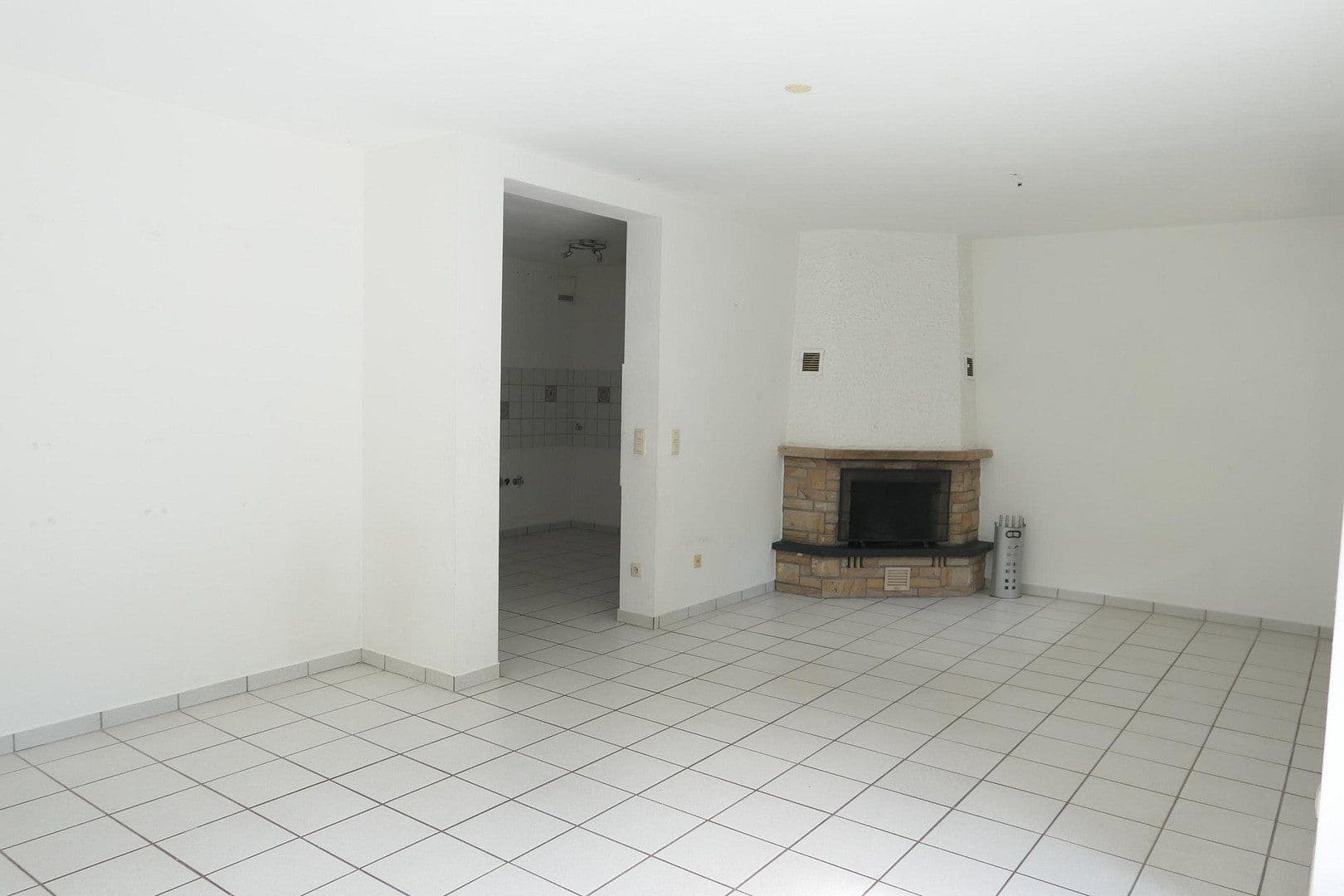 Prodej domu 224 m², pozemek 410 m², Flörsheim, Hessen Prodej domu 224 m², pozemek 410 m², Flörsheim, Hessen