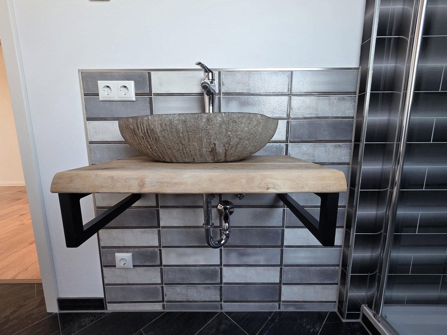 Pronájem bytu 3+1 67 m², Weidenhof 24, Leipzig, Sasko Pronájem bytu 3+1 67 m², Weidenhof 24, Leipzig, Sasko