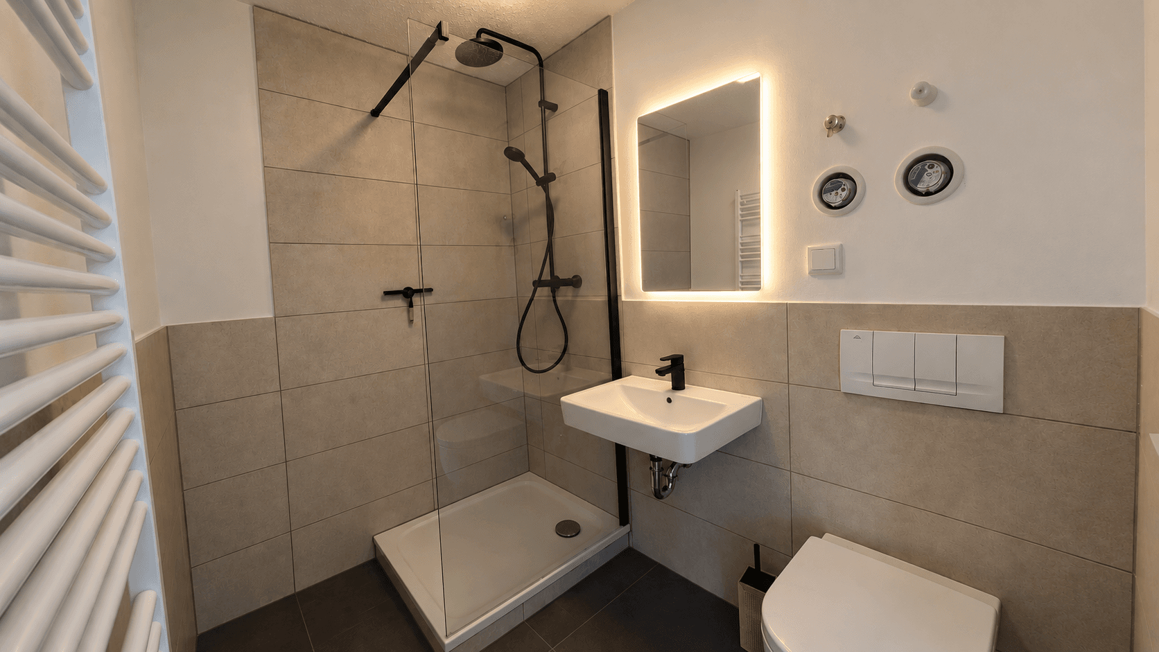 Prodej bytu 1+1 38 m², Arthur-Hoffmann-Straße 90, Leipzig, Sasko Prodej bytu 1+1 38 m², Arthur-Hoffmann-Straße 90, Leipzig, Sasko
