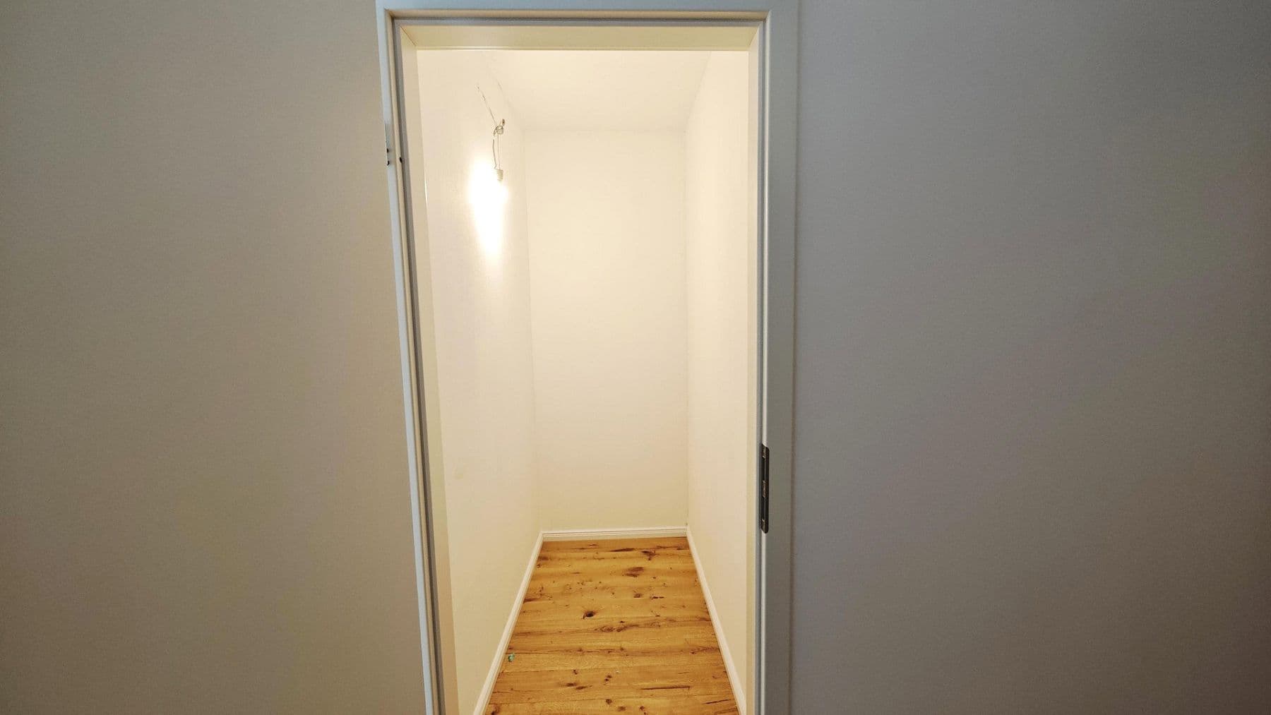Prodej bytu 1+1 38 m², Arthur-Hoffmann-Straße 90, Leipzig, Sasko Prodej bytu 1+1 38 m², Arthur-Hoffmann-Straße 90, Leipzig, Sasko