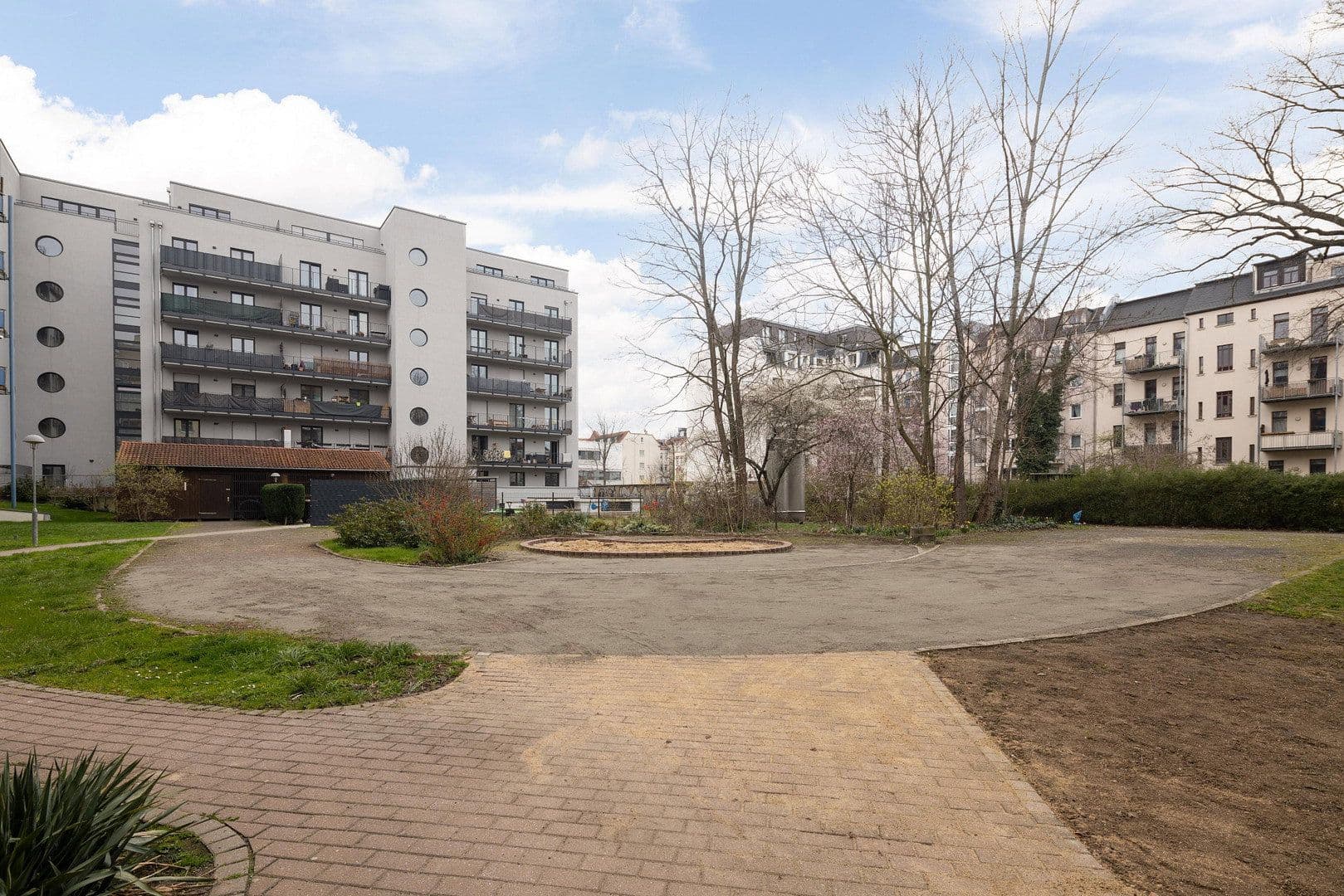 Prodej bytu 1+1 38 m², Arthur-Hoffmann-Straße 90, Leipzig, Sasko Prodej bytu 1+1 38 m², Arthur-Hoffmann-Straße 90, Leipzig, Sasko
