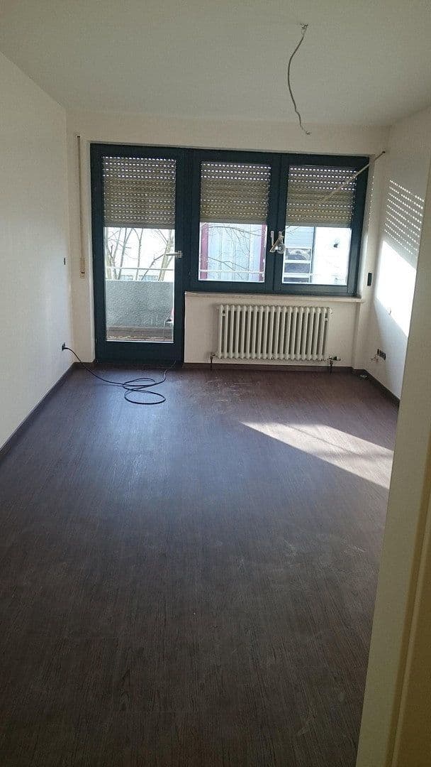 Pronájem bytu 5+1 320 m², Röntgenstr. 5, Estenfeld, Bavorsko Pronájem bytu 5+1 320 m², Röntgenstr. 5, Estenfeld, Bavorsko