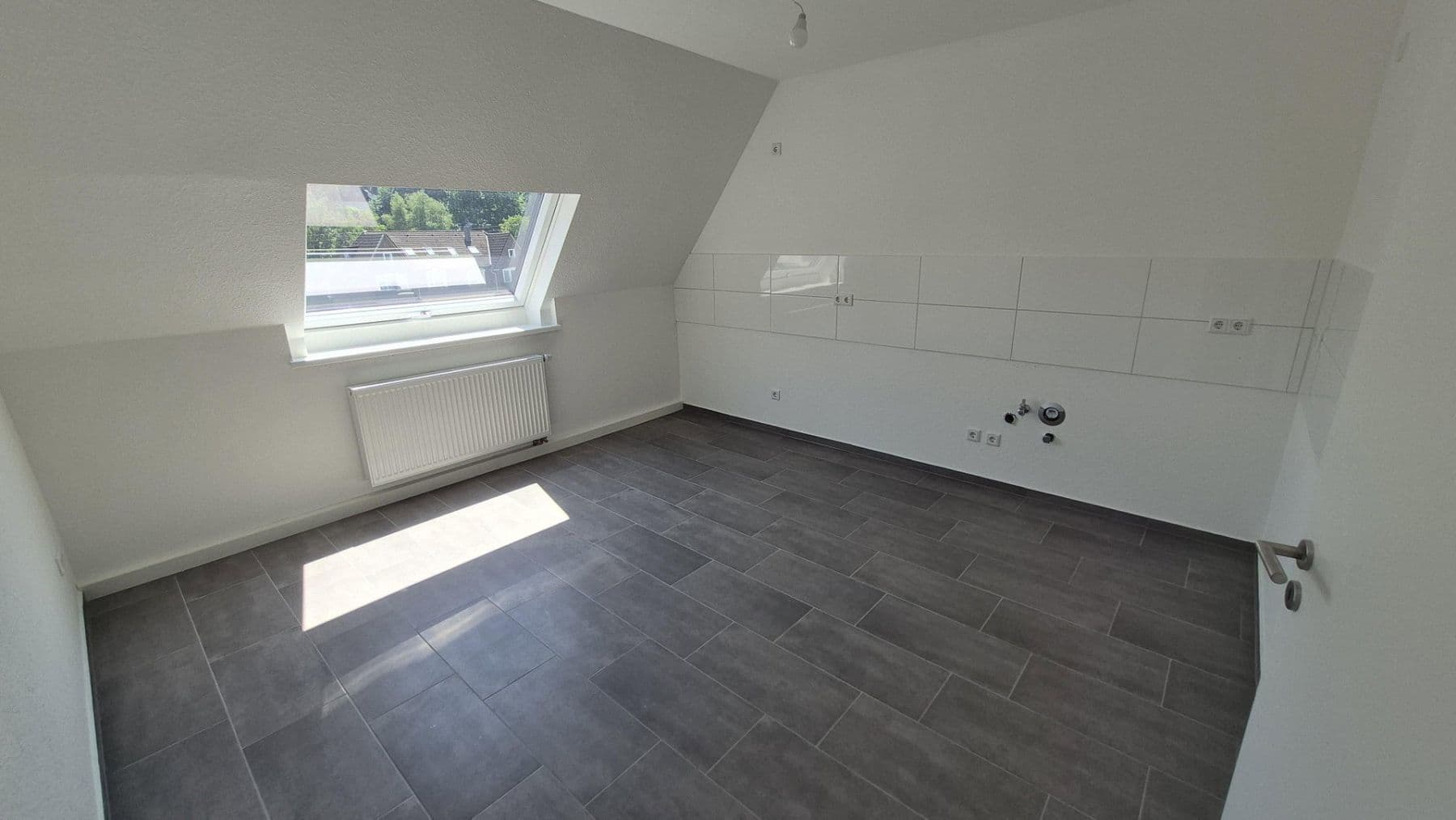 Pronájem bytu 4+1 113 m², Gummersbach, Severní Porýní-Vestfálsko Pronájem bytu 4+1 113 m², Gummersbach, Severní Porýní-Vestfálsko