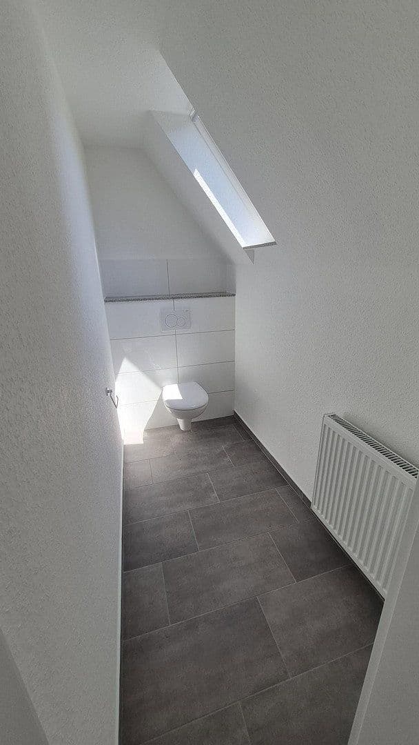 Pronájem bytu 4+1 113 m², Gummersbach, Severní Porýní-Vestfálsko Pronájem bytu 4+1 113 m², Gummersbach, Severní Porýní-Vestfálsko