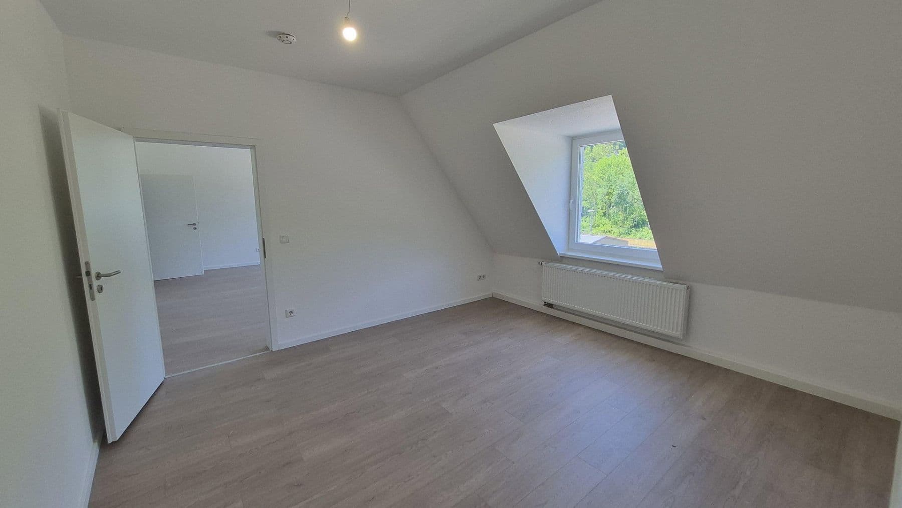 Pronájem bytu 4+1 113 m², Gummersbach, Severní Porýní-Vestfálsko Pronájem bytu 4+1 113 m², Gummersbach, Severní Porýní-Vestfálsko
