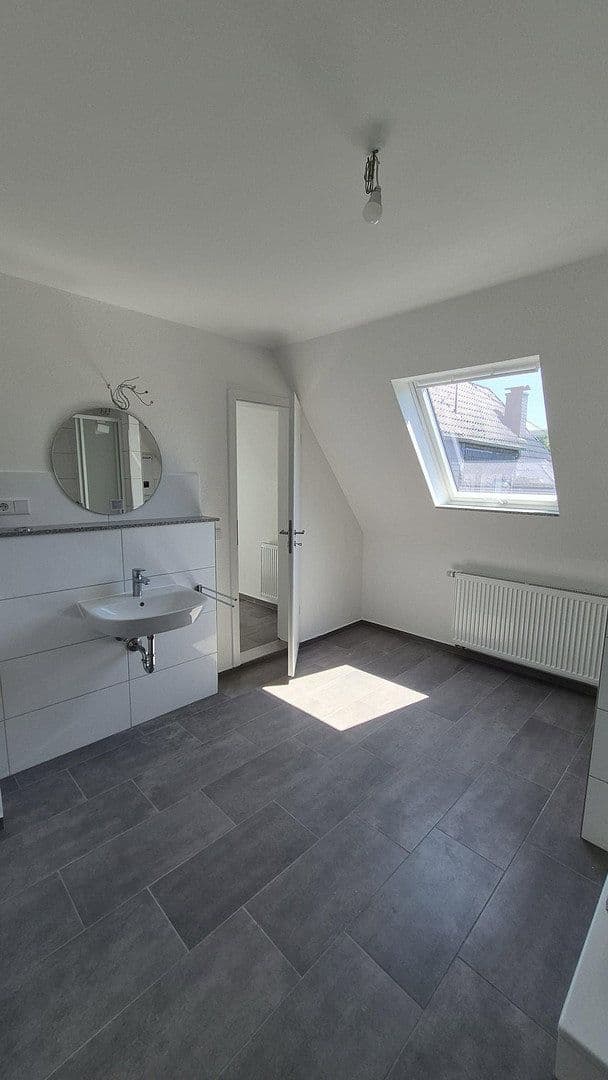 Pronájem bytu 4+1 113 m², Gummersbach, Severní Porýní-Vestfálsko Pronájem bytu 4+1 113 m², Gummersbach, Severní Porýní-Vestfálsko