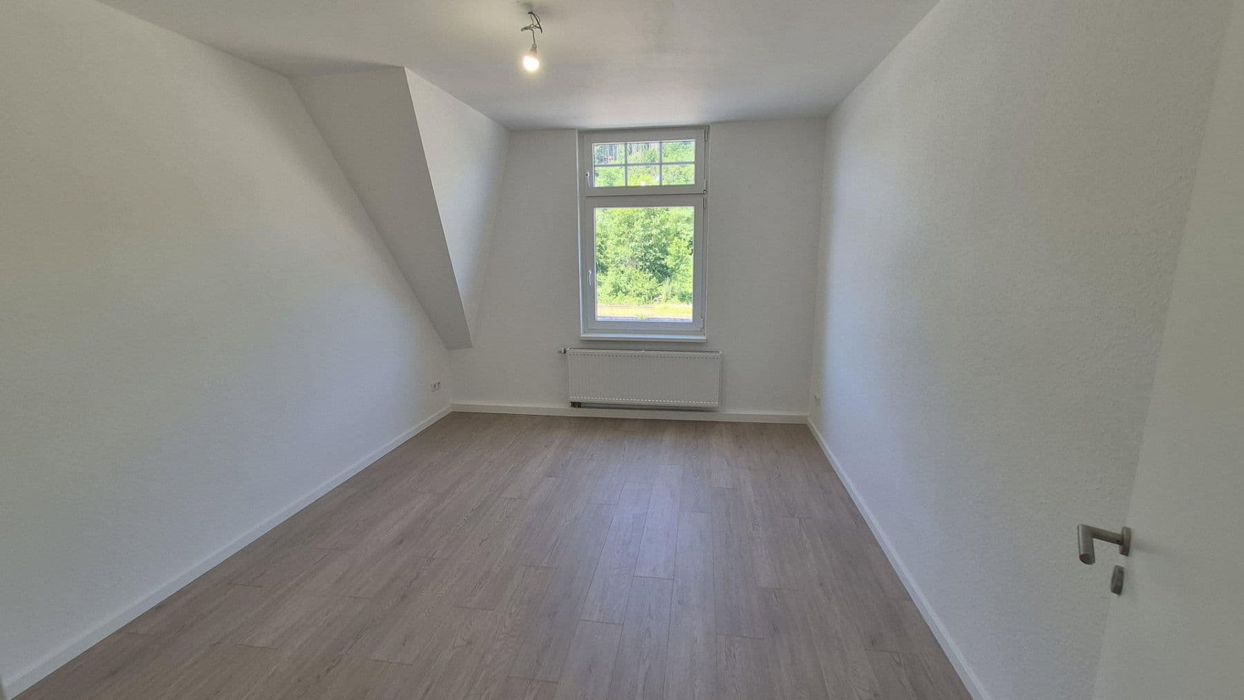 Pronájem bytu 4+1 113 m², Gummersbach, Severní Porýní-Vestfálsko Pronájem bytu 4+1 113 m², Gummersbach, Severní Porýní-Vestfálsko