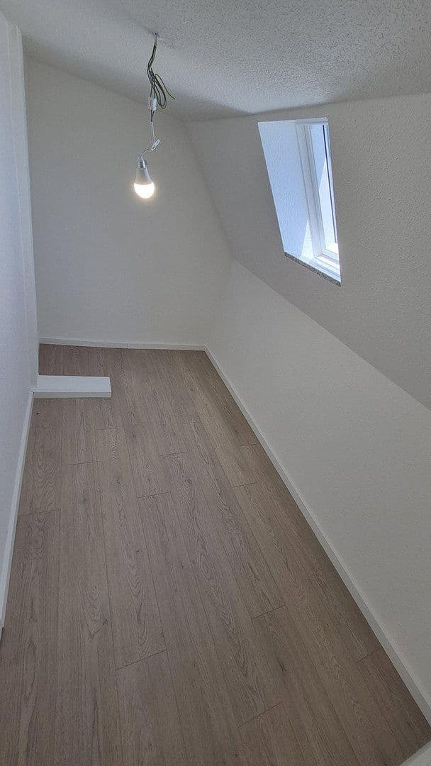Pronájem bytu 4+1 113 m², Gummersbach, Severní Porýní-Vestfálsko Pronájem bytu 4+1 113 m², Gummersbach, Severní Porýní-Vestfálsko