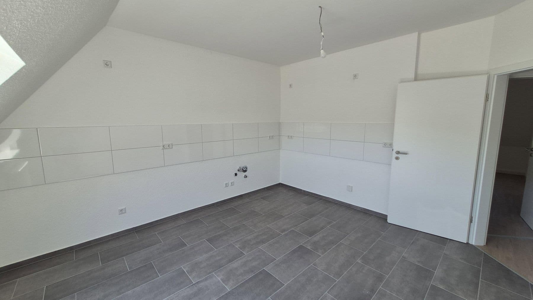 Pronájem bytu 4+1 113 m², Gummersbach, Severní Porýní-Vestfálsko Pronájem bytu 4+1 113 m², Gummersbach, Severní Porýní-Vestfálsko