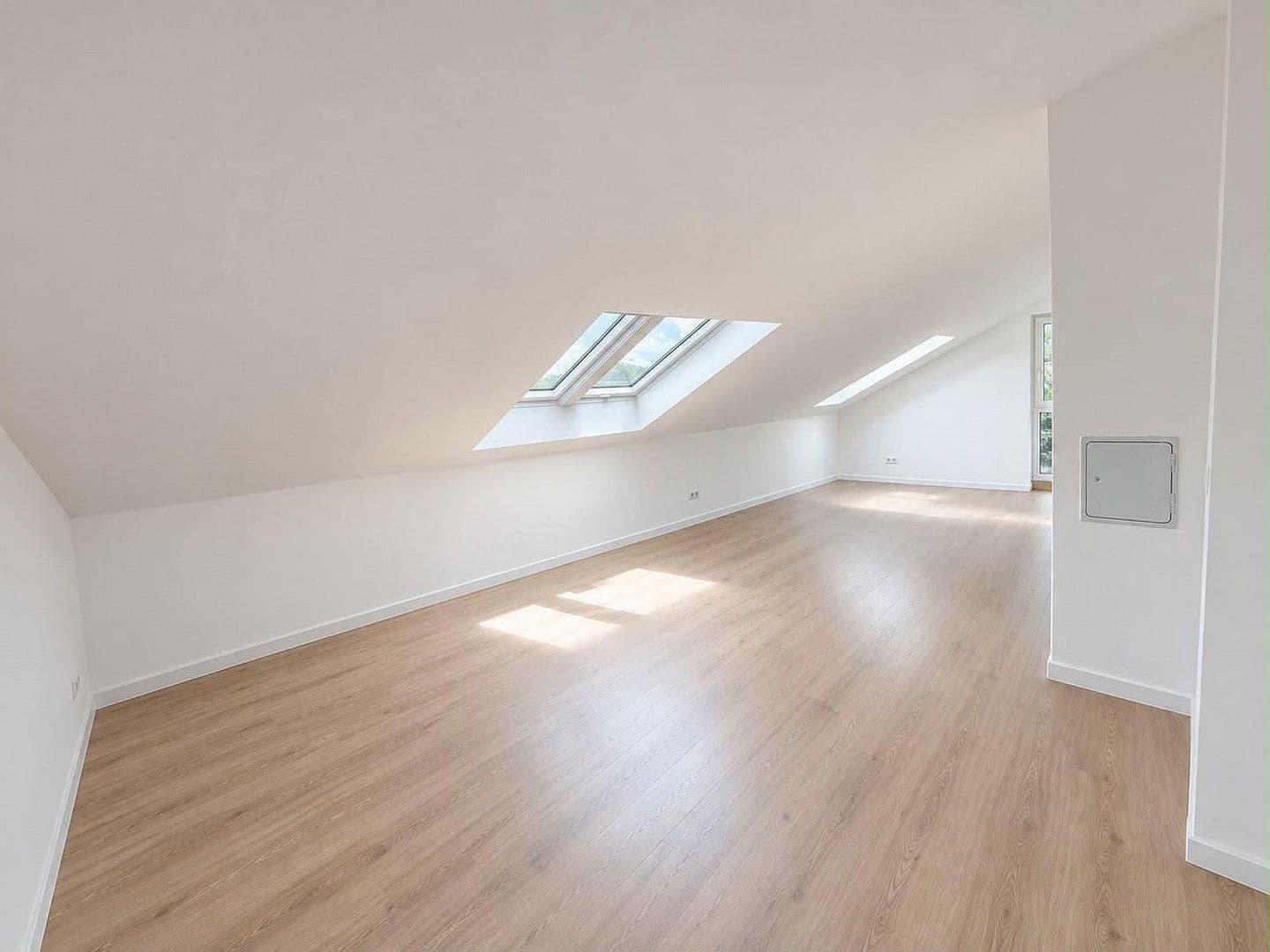 Pronájem bytu 4+1 80 m², Memelstraße 30, Eberbach, Bádensko-Württembersko Pronájem bytu 4+1 80 m², Memelstraße 30, Eberbach, Bádensko-Württembersko