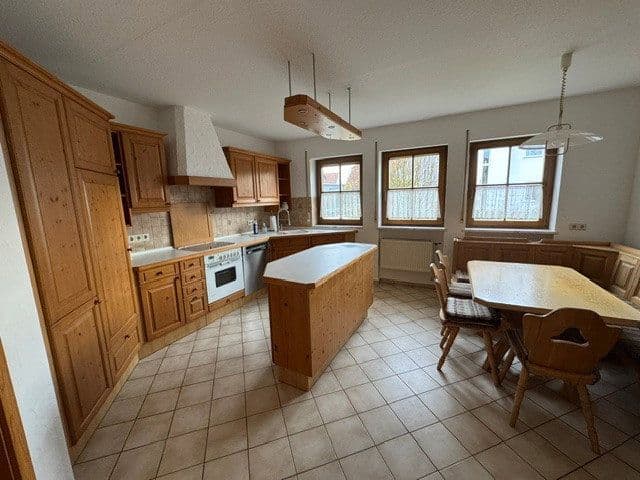 Prodej domu 266 m², pozemek 734 m², Grünsfeld, Bádensko-Württembersko Prodej domu 266 m², pozemek 734 m², Grünsfeld, Bádensko-Württembersko