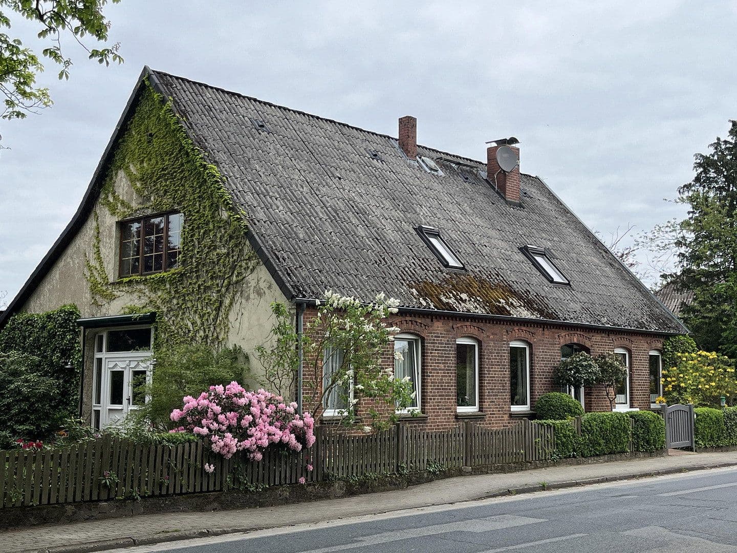 Prodej domu 225 m², pozemek 1.000 m², Sprakensehl, Dolní Sasko Prodej domu 225 m², pozemek 1.000 m², Sprakensehl, Dolní Sasko