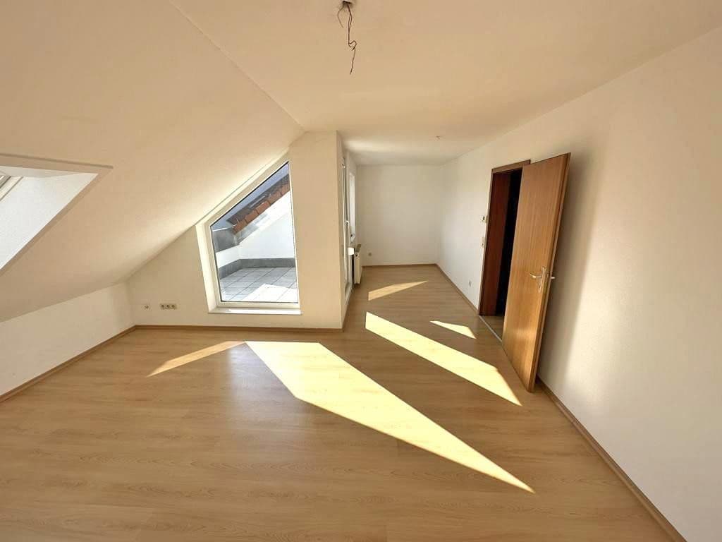 Pronájem bytu 2+1 54 m², Rhönstr. 3, Waghäusel, Bádensko-Württembersko Pronájem bytu 2+1 54 m², Rhönstr. 3, Waghäusel, Bádensko-Württembersko