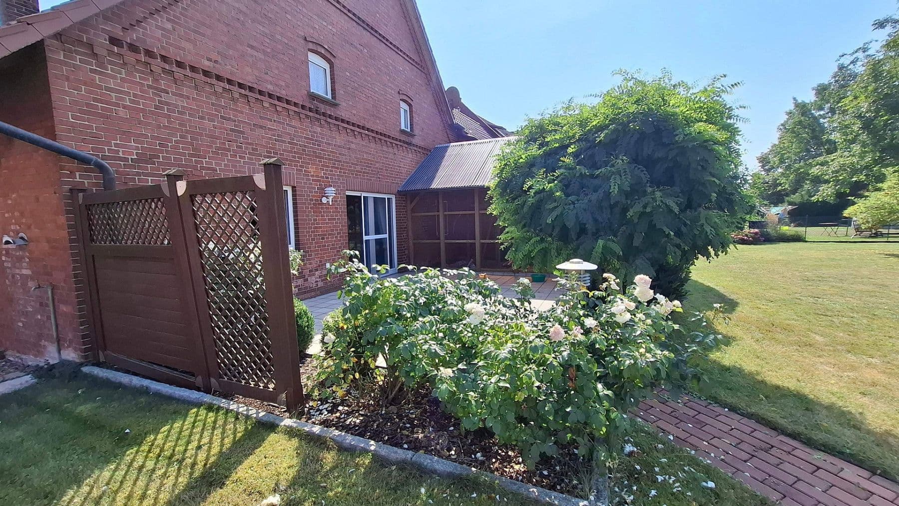 Prodej domu 240 m², pozemek 1.970 m², Petershagen, Severní Porýní-Vestfálsko Prodej domu 240 m², pozemek 1.970 m², Petershagen, Severní Porýní-Vestfálsko