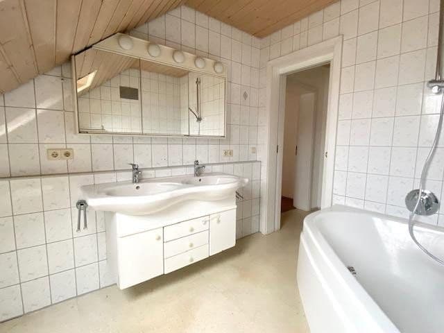 Prodej bytu 4+1 107 m², Herbrechtingen, Bádensko-Württembersko Prodej bytu 4+1 107 m², Herbrechtingen, Bádensko-Württembersko