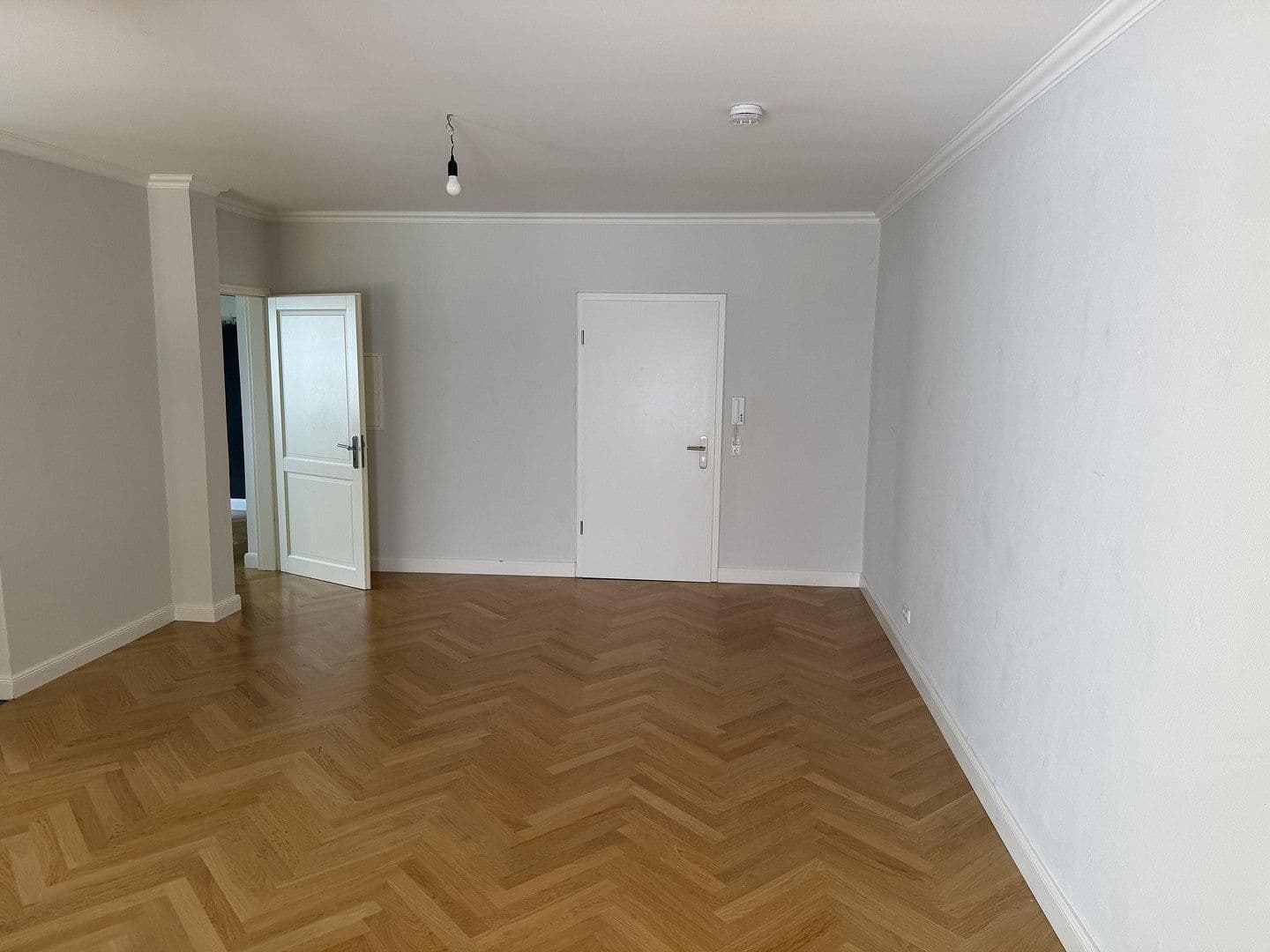 Pronájem bytu 3+1 124 m², Friedrich-Ebert-Str. 91, Hamburg, Hamburg Pronájem bytu 3+1 124 m², Friedrich-Ebert-Str. 91, Hamburg, Hamburg