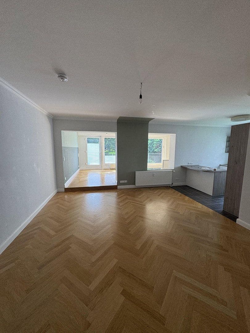 Pronájem bytu 3+1 124 m², Friedrich-Ebert-Str. 91, Hamburg, Hamburg Pronájem bytu 3+1 124 m², Friedrich-Ebert-Str. 91, Hamburg, Hamburg