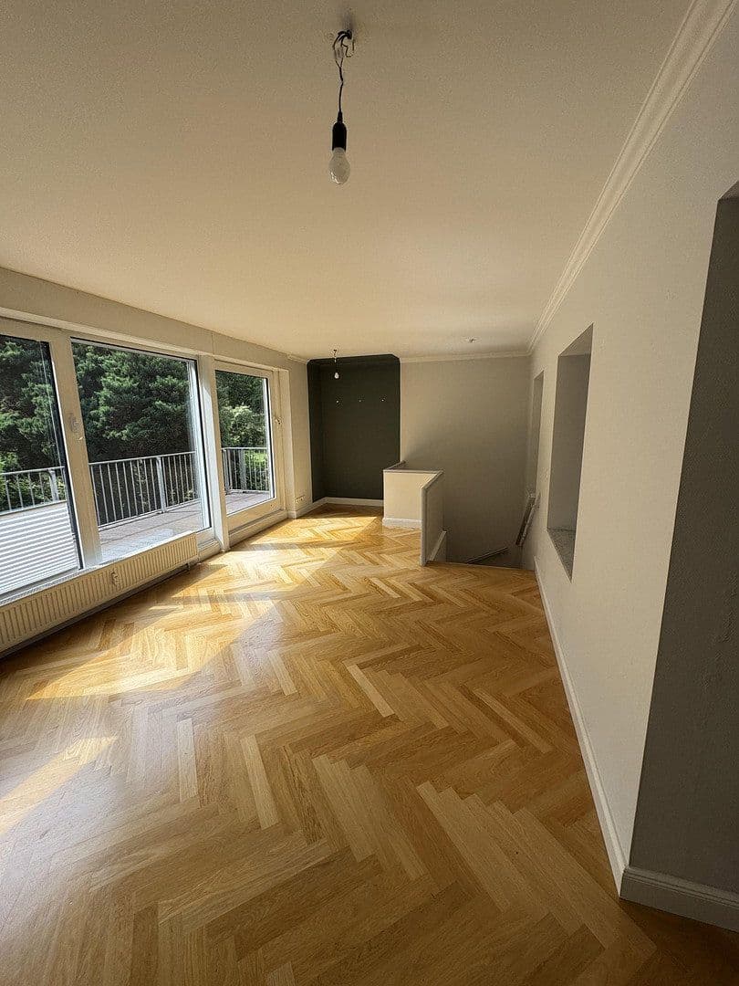 Pronájem bytu 3+1 124 m², Friedrich-Ebert-Str. 91, Hamburg, Hamburg Pronájem bytu 3+1 124 m², Friedrich-Ebert-Str. 91, Hamburg, Hamburg