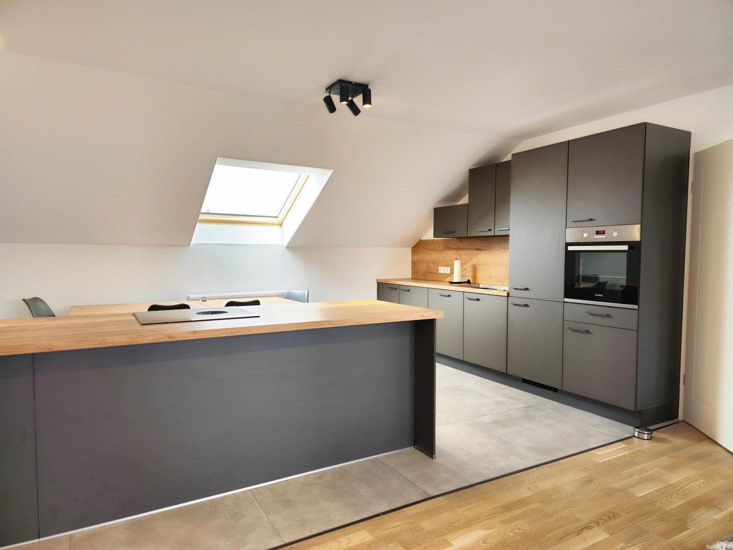 Pronájem bytu 4+1 98 m², Olching bei München, Bavorsko Pronájem bytu 4+1 98 m², Olching bei München, Bavorsko