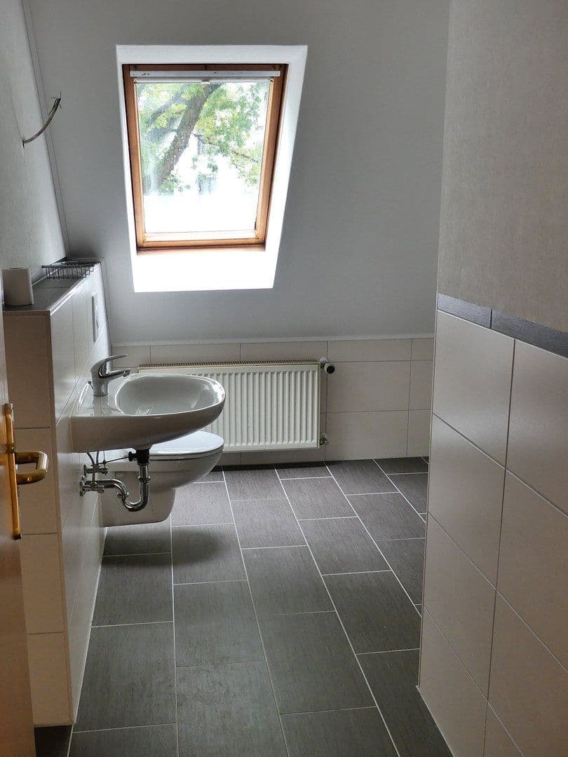Pronájem bytu 4+1 100 m², Böckerstr.1, Hannover, Dolní Sasko Pronájem bytu 4+1 100 m², Böckerstr.1, Hannover, Dolní Sasko