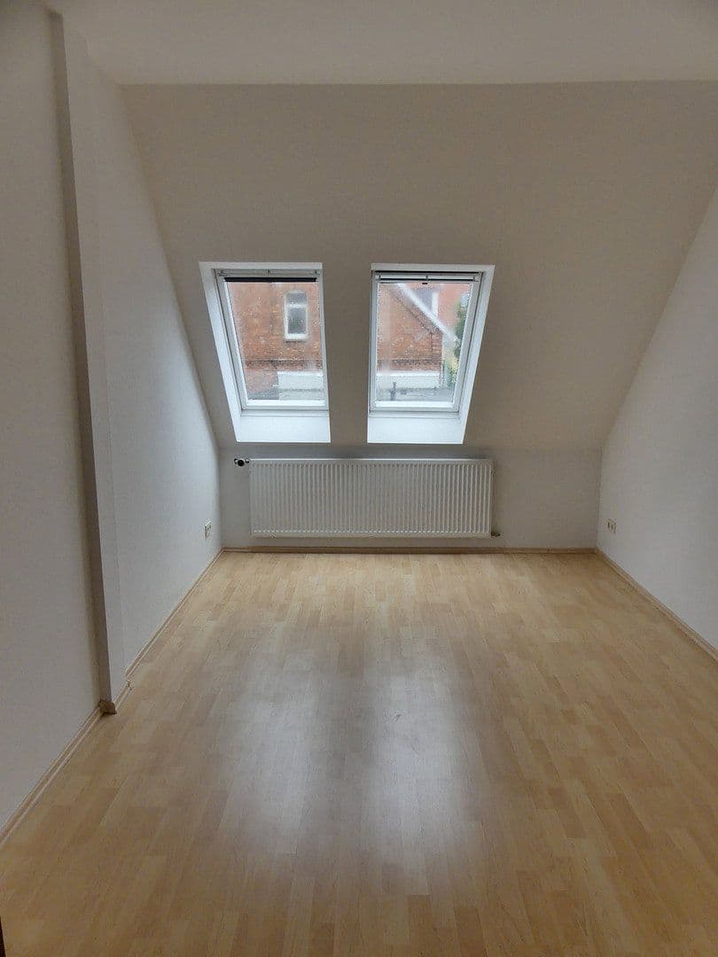 Pronájem bytu 4+1 100 m², Böckerstr.1, Hannover, Dolní Sasko Pronájem bytu 4+1 100 m², Böckerstr.1, Hannover, Dolní Sasko