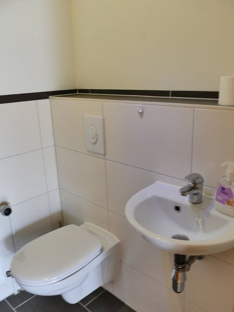 Pronájem bytu 4+1 100 m², Böckerstr.1, Hannover, Dolní Sasko Pronájem bytu 4+1 100 m², Böckerstr.1, Hannover, Dolní Sasko