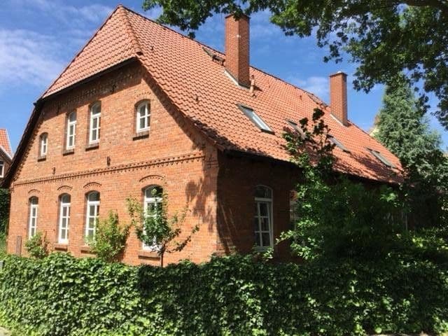 Pronájem bytu 4+1 100 m², Böckerstr.1, Hannover, Dolní Sasko Pronájem bytu 4+1 100 m², Böckerstr.1, Hannover, Dolní Sasko