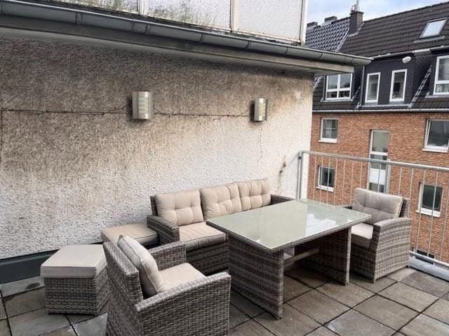 Pronájem bytu 2+1 68 m², Victoriastr. 20, Köln, Severní Porýní-Vestfálsko Pronájem bytu 2+1 68 m², Victoriastr. 20, Köln, Severní Porýní-Vestfálsko