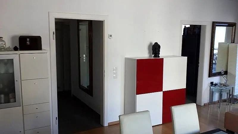 Pronájem bytu 2+1 68 m², Victoriastr. 20, Köln, Severní Porýní-Vestfálsko Pronájem bytu 2+1 68 m², Victoriastr. 20, Köln, Severní Porýní-Vestfálsko