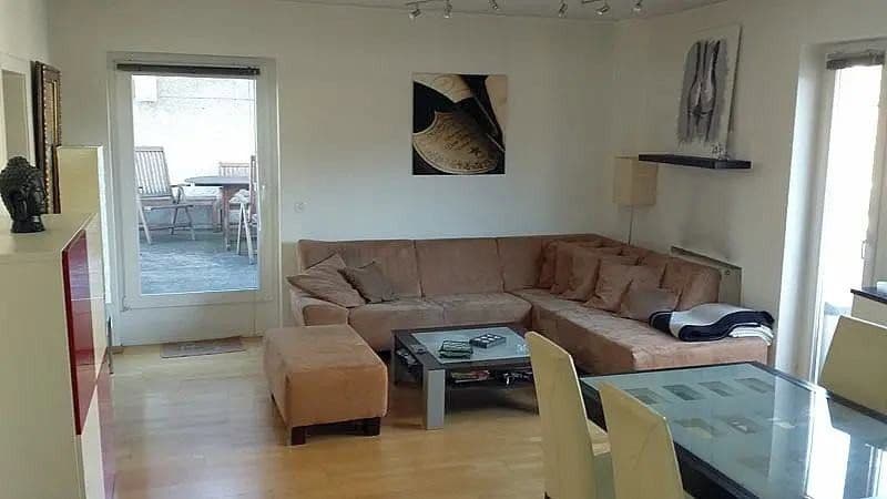 Pronájem bytu 2+1 68 m², Victoriastr. 20, Köln, Severní Porýní-Vestfálsko Pronájem bytu 2+1 68 m², Victoriastr. 20, Köln, Severní Porýní-Vestfálsko