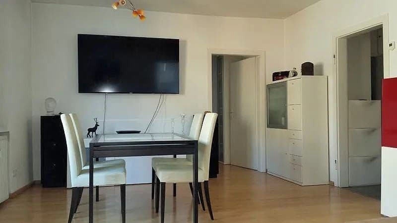 Pronájem bytu 2+1 68 m², Victoriastr. 20, Köln, Severní Porýní-Vestfálsko Pronájem bytu 2+1 68 m², Victoriastr. 20, Köln, Severní Porýní-Vestfálsko