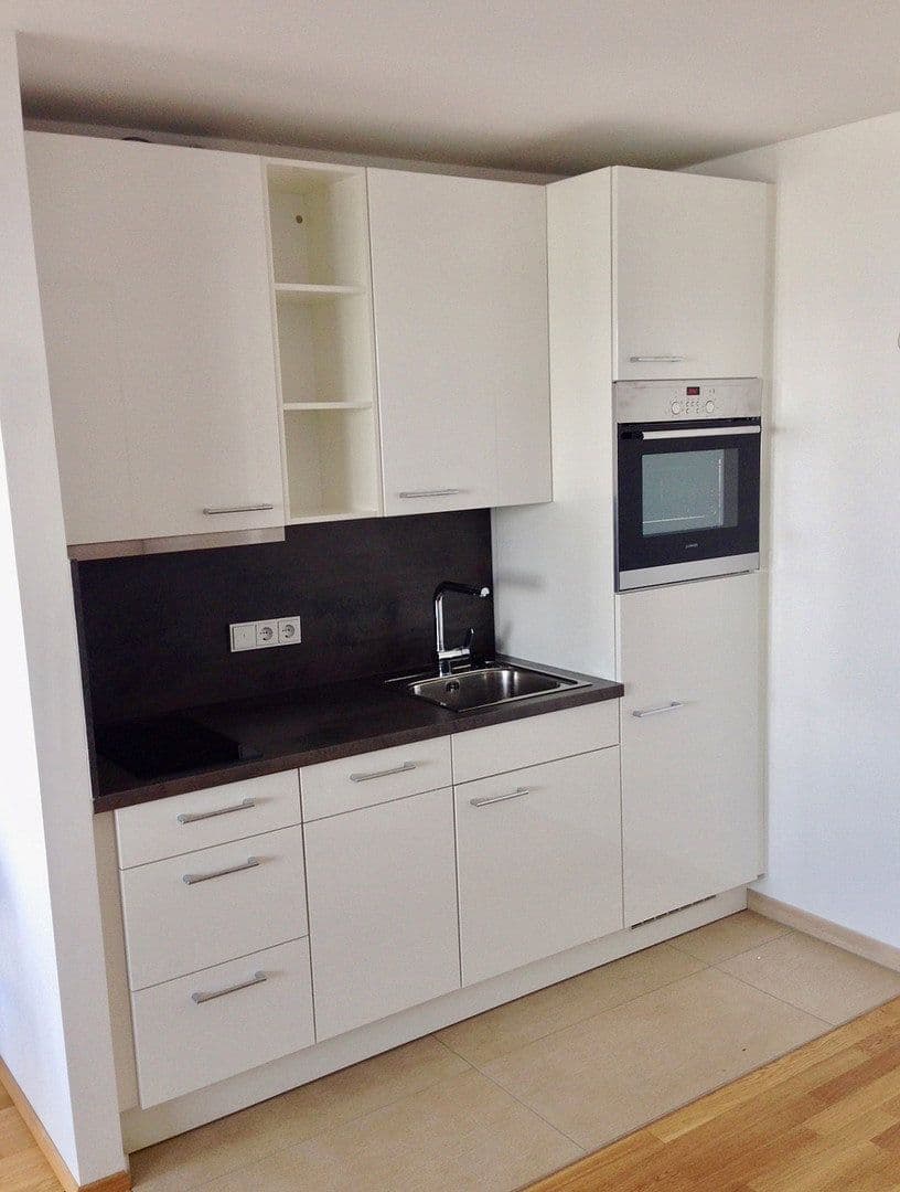 Pronájem bytu 1+kk 35 m², Frankfurt, Hessen Pronájem bytu 1+kk 35 m², Frankfurt, Hessen