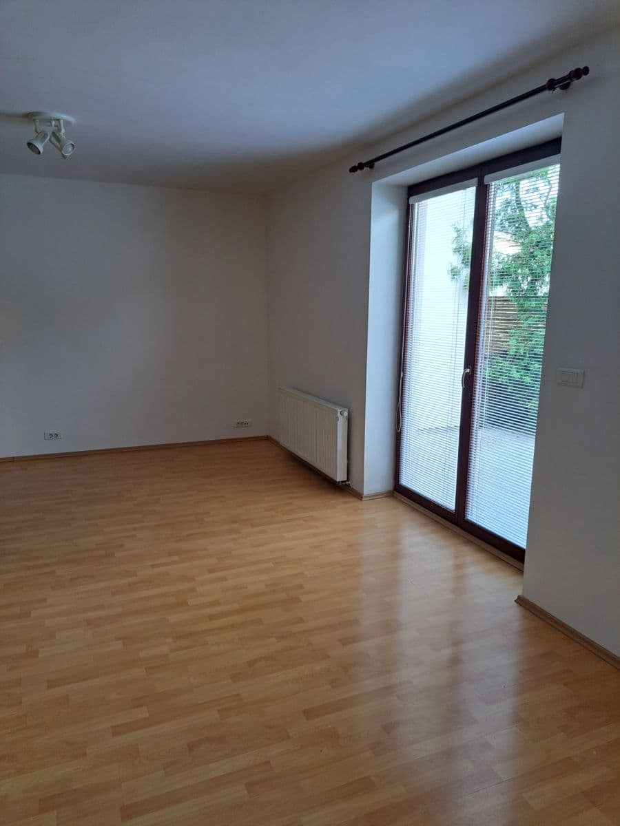 Pronájem domu 125 m², pozemek 212 m², Krylova, Zeleneč, Středočeský kraj Pronájem domu 125 m², pozemek 212 m², Krylova, Zeleneč, Středočeský kraj