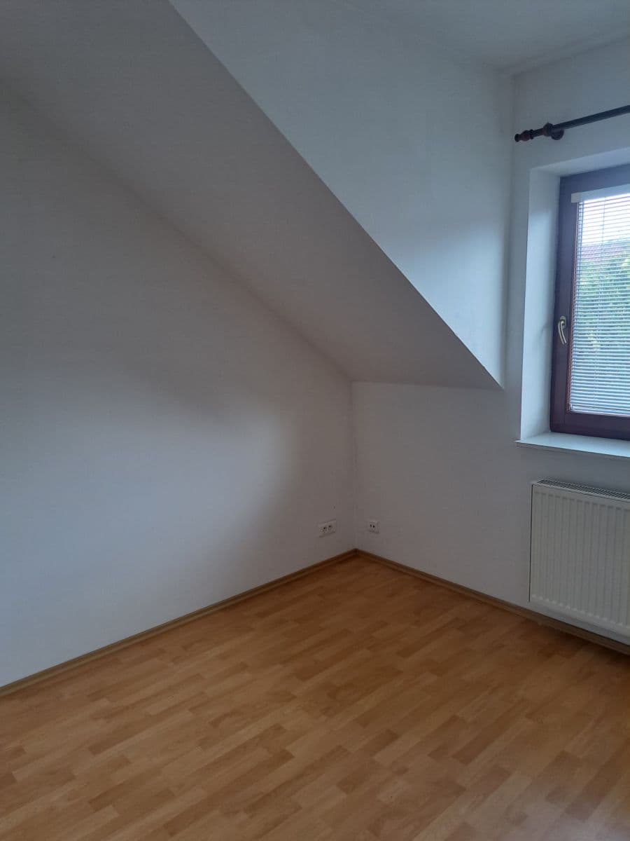 Pronájem domu 125 m², pozemek 212 m², Krylova, Zeleneč, Středočeský kraj Pronájem domu 125 m², pozemek 212 m², Krylova, Zeleneč, Středočeský kraj