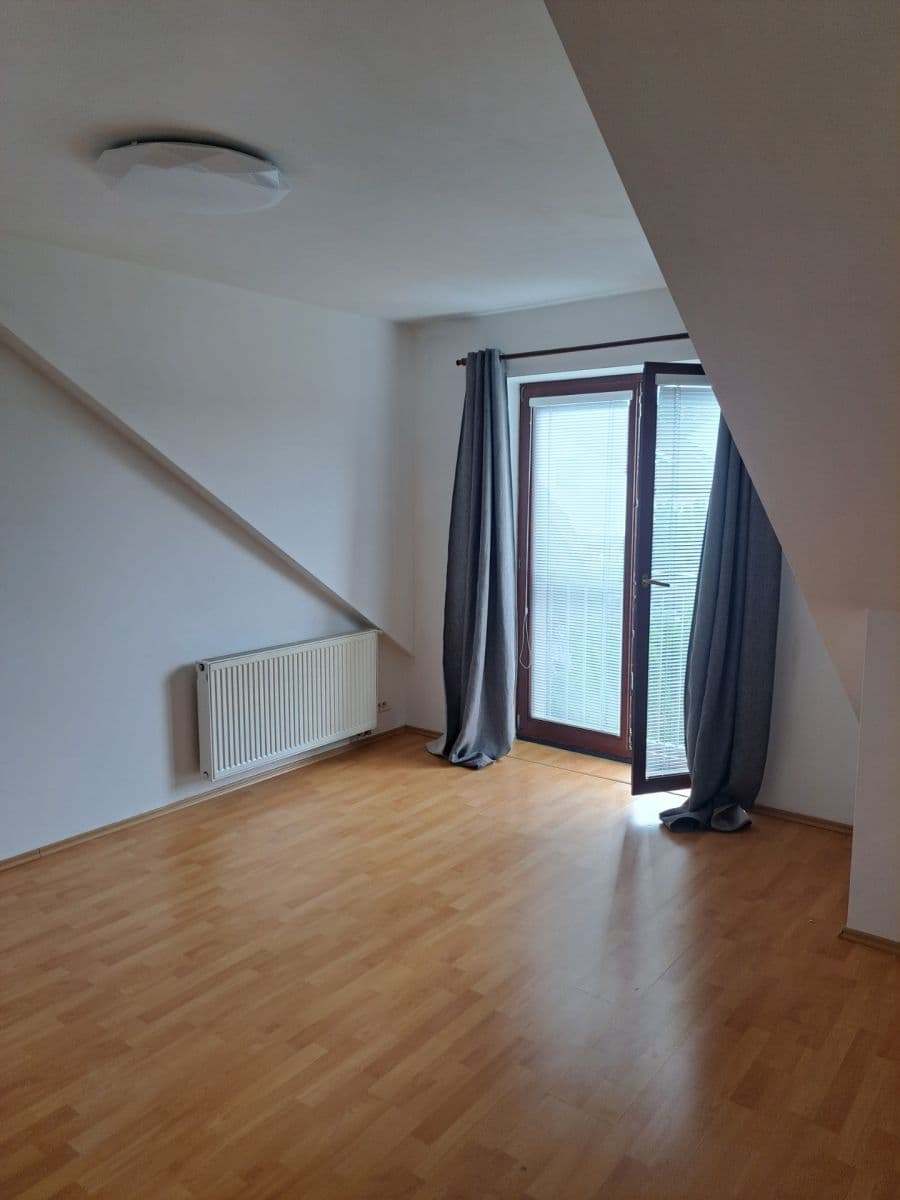Pronájem domu 125 m², pozemek 212 m², Krylova, Zeleneč, Středočeský kraj Pronájem domu 125 m², pozemek 212 m², Krylova, Zeleneč, Středočeský kraj