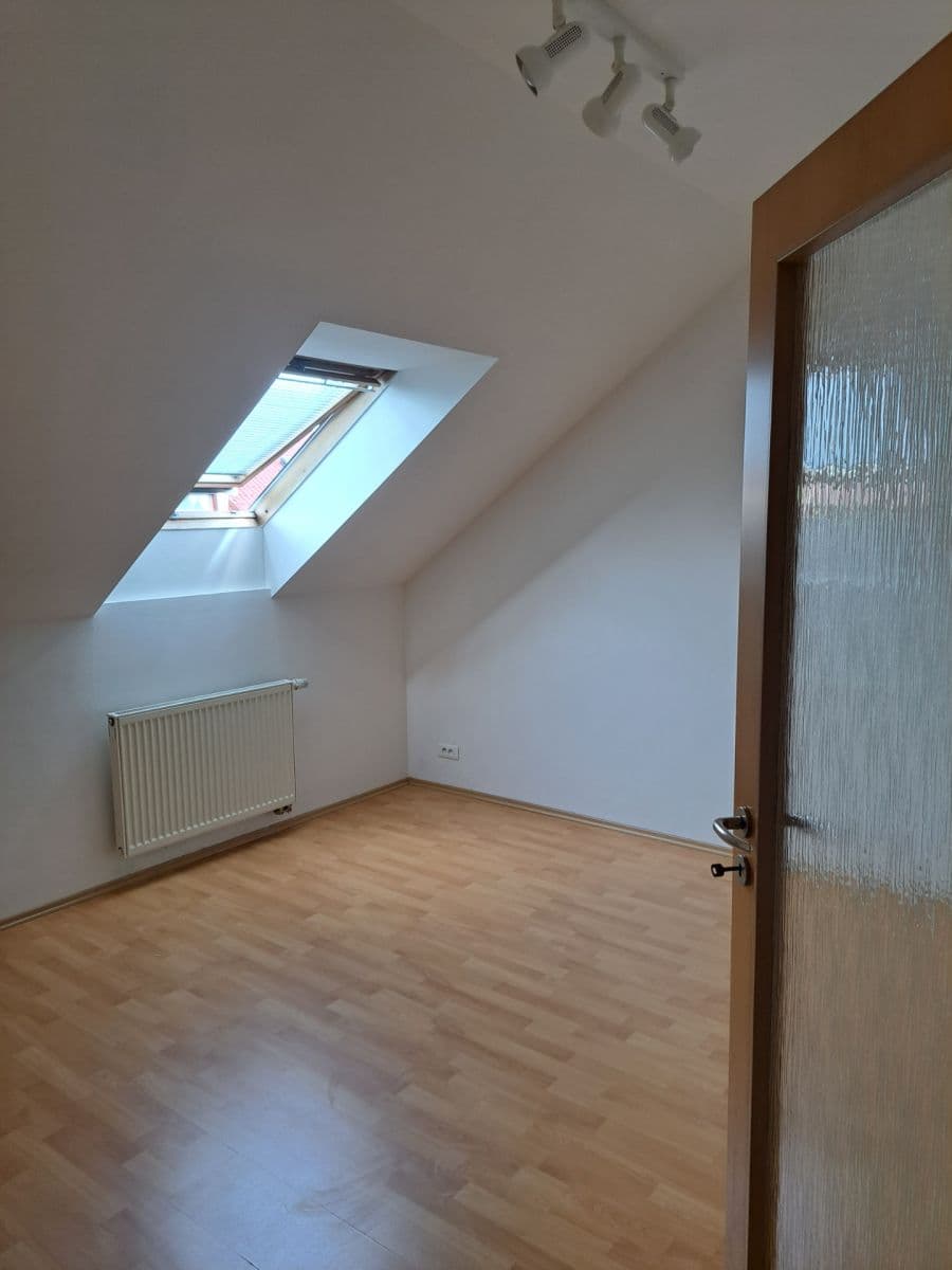 Pronájem domu 125 m², pozemek 212 m², Krylova, Zeleneč, Středočeský kraj Pronájem domu 125 m², pozemek 212 m², Krylova, Zeleneč, Středočeský kraj