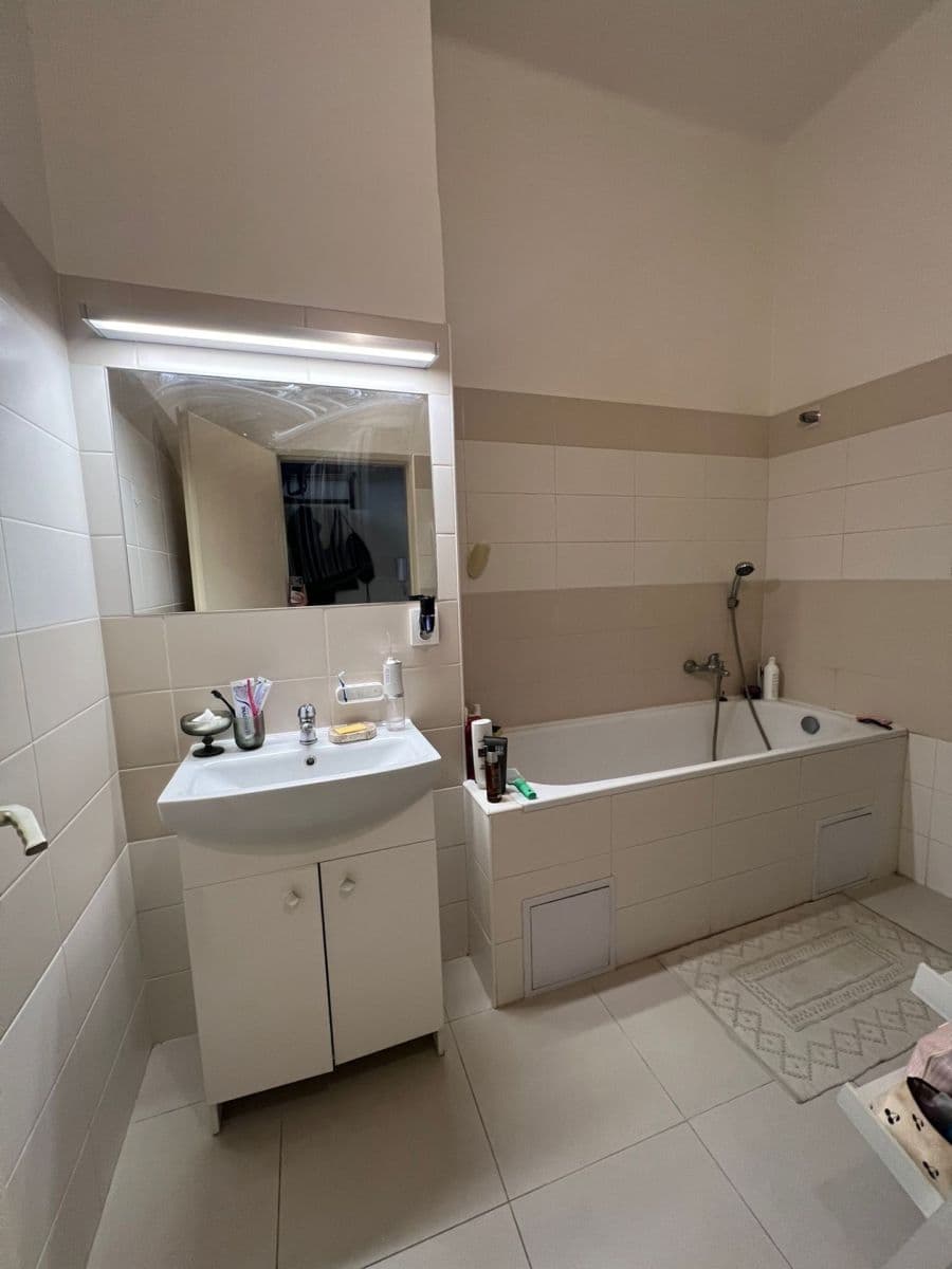 Pronájem bytu 2+kk 55 m², Mikovcova, Praha, Praha Pronájem bytu 2+kk 55 m², Mikovcova, Praha, Praha