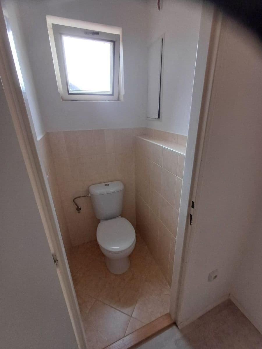 Pronájem bytu 2+kk 37 m², Madridská, Praha, Praha Pronájem bytu 2+kk 37 m², Madridská, Praha, Praha